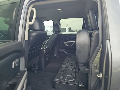 Used 2019 Nissan Titan SL w/ Chrome Package AWD/4WD image 16