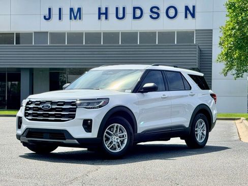 New 2026 Ford Explorer Active RWD image 2