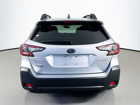 Used 2025 Subaru Outback Premium AWD/4WD image 6
