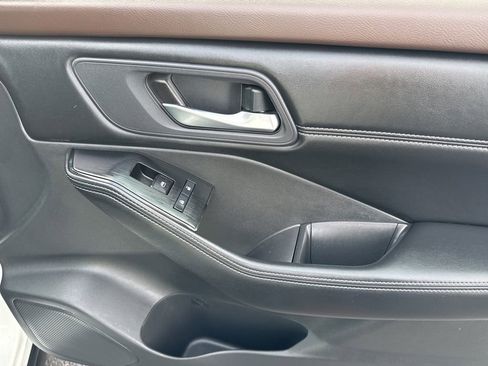 Certified 2023 Nissan Rogue SV w/ SV Premium B Package image 18