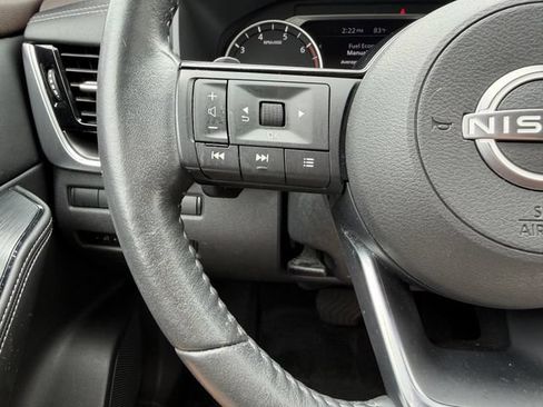 Used 2022 Nissan Rogue SV w/ SV Premium Package AWD/4WD image 16