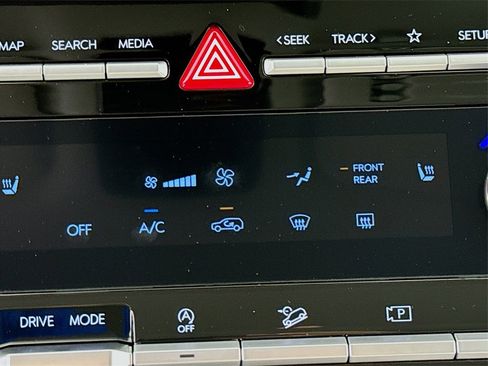 Used 2024 Hyundai Santa Fe SEL image 20