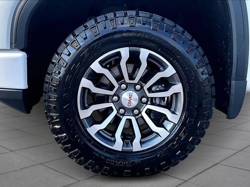 Used 2023 GMC Sierra 1500 AT4 image 11