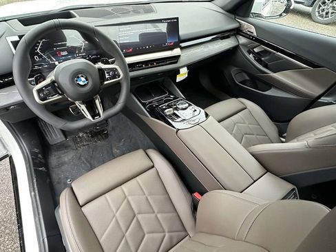 New 2026 BMW 530i xDrive w/ M Sport Package image 10