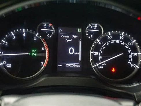 Used 2023 Lexus GX 460 Premium w/ Accessory Package image 26