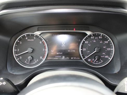 Used 2024 Nissan Rogue SV image 13