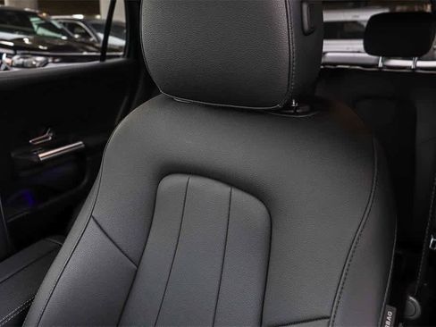 Used 2023 Mercedes-Benz GLA 250 w/ Premium Package image 28