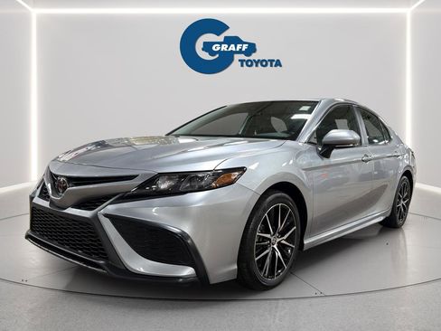 Used 2024 Toyota Camry SE w/ Convenience Package image 1