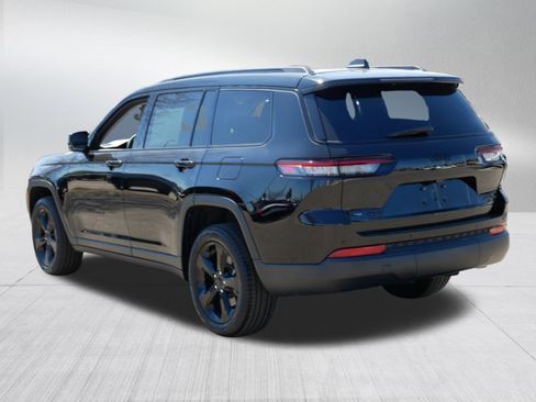 Used 2023 Jeep Grand Cherokee L Limited w/ Black Appearance Package AWD/4WD image 5