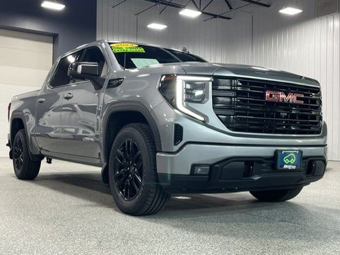 Certified 2023 GMC Sierra 1500 Elevation w/ Preferred Package AWD/4WD image 6