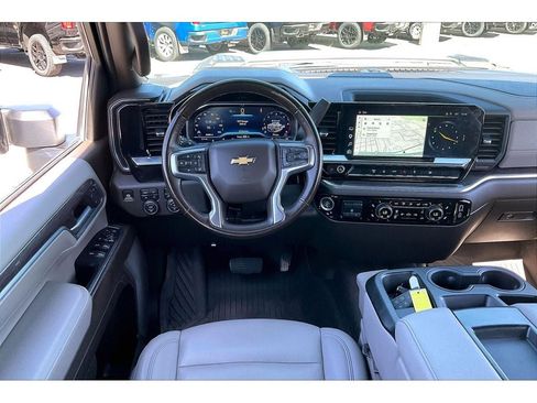 Used 2025 Chevrolet Silverado 3500 LTZ AWD/4WD image 5