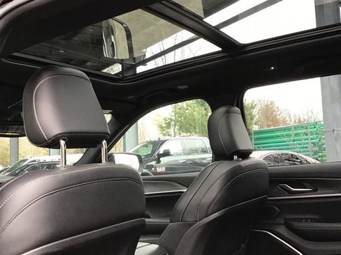 Used 2024 Jeep Grand Cherokee Limited 4xe image 6