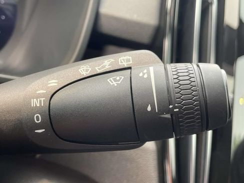 Used 2023 Volvo XC40 Recharge Plus AWD/4WD image 35