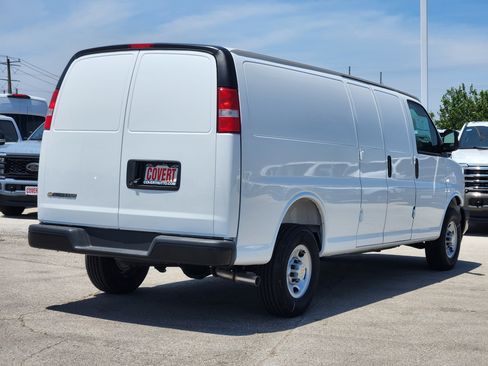 New 2026 Chevrolet Express 2500 Extended RWD image 4