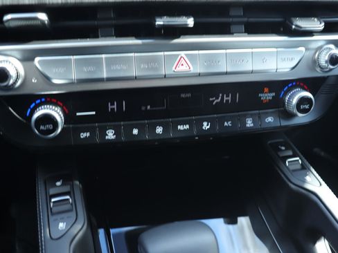 Used 2025 Kia Telluride EX image 39