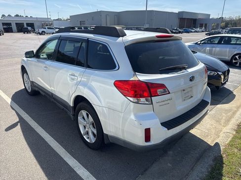 Used 2013 Subaru Outback 2.5i Premium w/ Popular Pkg 1B image 5