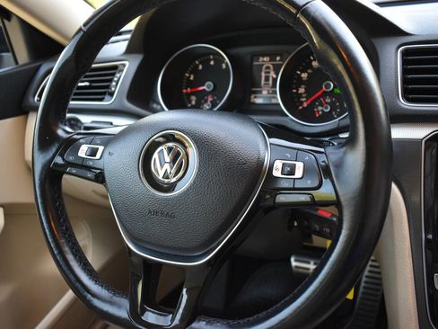 Used 2017 Volkswagen Passat 1.8T R-Line FWD image 24