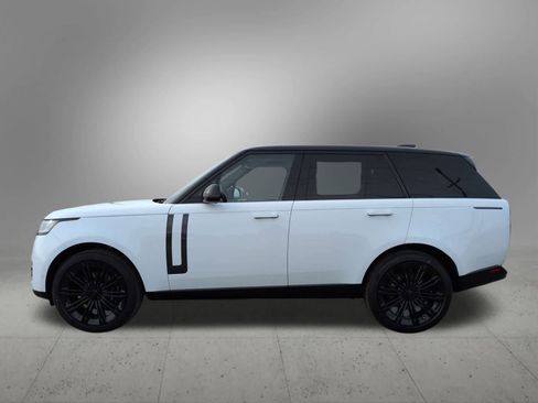 New 2026 Land Rover Range Rover SE image 3