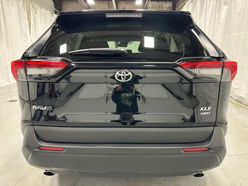 Used 2025 Toyota RAV4 XLE image 6