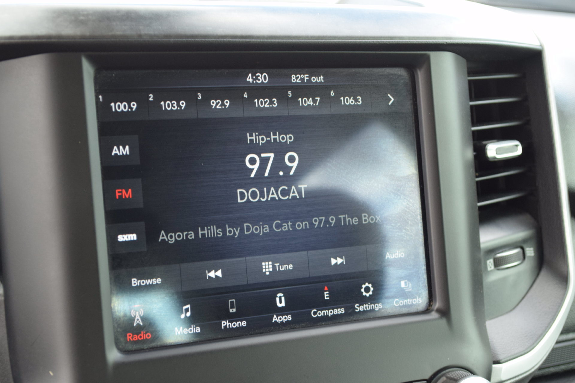 Used 2020 RAM 1500 Big Horn AWD/4WD image 13