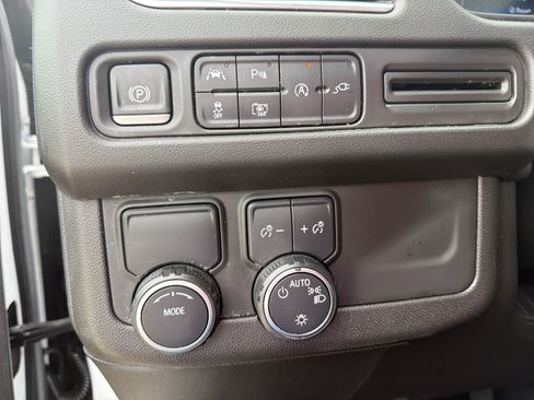 Used 2022 Chevrolet Tahoe RST w/ Luxury Package RWD image 28