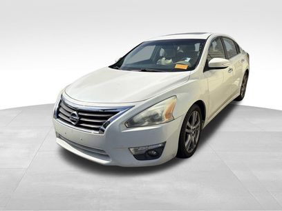 Used 2013 Nissan Altima 3.5 SL w/ Technology Pkg