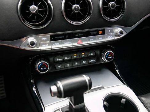 Used 2019 Kia Stinger GT1 AWD/4WD image 30