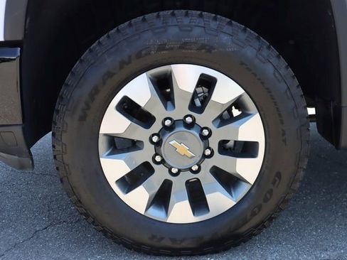 Certified 2025 Chevrolet Silverado 2500 Custom w/ Custom Value Package image 28