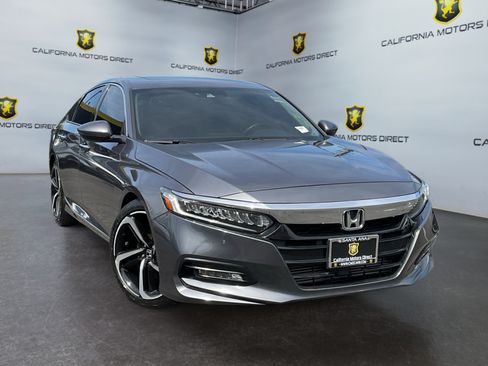 Used 2018 Honda Accord Touring image 3