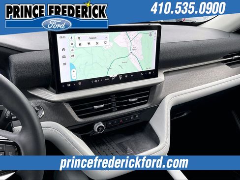 Used 2025 Ford Explorer Platinum w/ Ultimate Package image 6