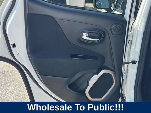 Used 2015 Jeep Renegade Latitude w/ Popular Equipment Group FWD image 17
