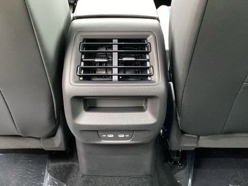 New 2026 Volkswagen Tiguan SE AWD/4WD image 22