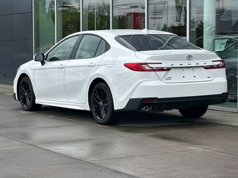 Used 2025 Toyota Camry SE AWD/4WD image 5