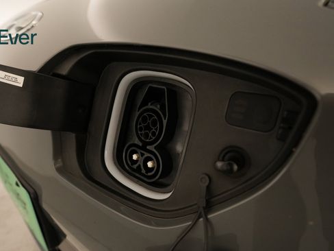 Used 2022 Hyundai Kona Limited image 25