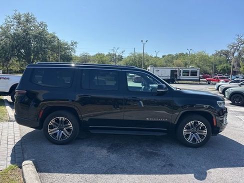 Used 2024 Jeep Wagoneer Series II w/ Flexible Seating Group RWD image 6