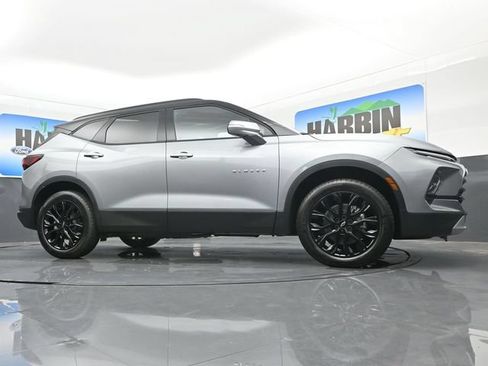 New 2026 Chevrolet Blazer LT w/ LPO, Black Sport Package FWD image 24