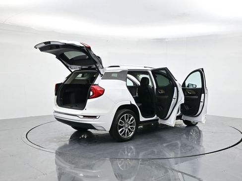 Used 2022 GMC Terrain Denali image 49