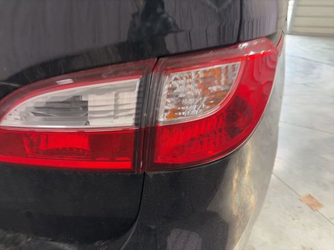 Used 2012 MAZDA MAZDA5 Sport image 9