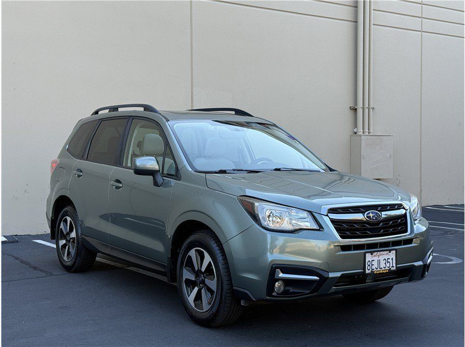 Used 2018 Subaru Forester 2.5i Premium AWD/4WD image 3