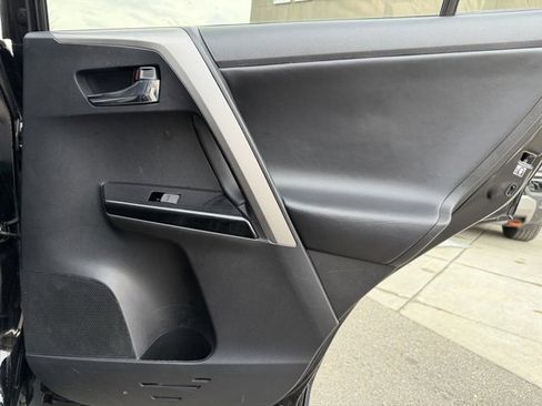 Used 2018 Toyota RAV4 Limited image 44