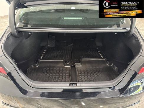 Used 2019 Toyota Camry SE w/ Convenience Package FWD image 41