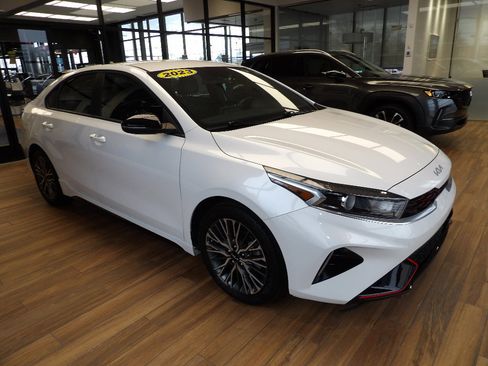 Used 2023 Kia Forte GT-Line image 3