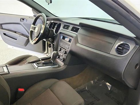Used 2013 Ford Mustang V6 image 33