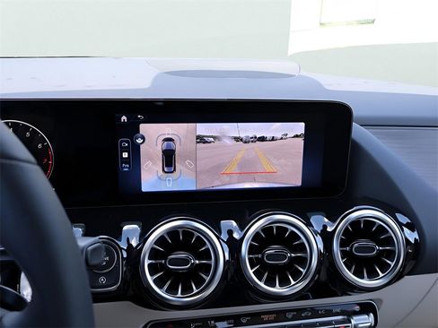 New 2026 Mercedes-Benz GLA 250 4MATIC image 24