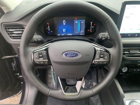 New 2025 Ford Escape SE w/ Class II Trailer Tow Package image 16