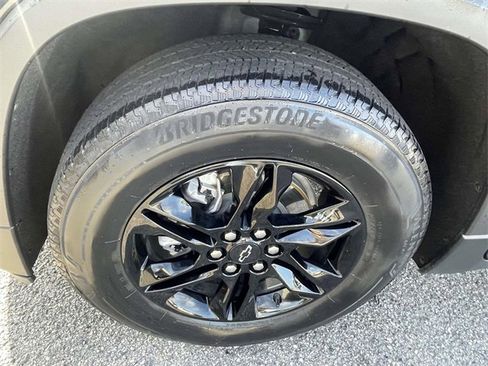 Used 2022 Chevrolet Traverse LS w/ Midnight/Sport Edition image 12