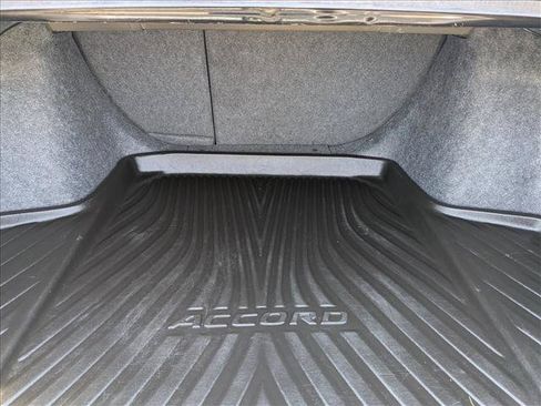 Used 2020 Honda Accord Touring image 6