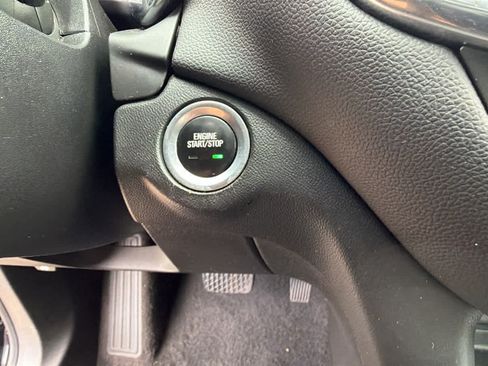 Used 2021 Chevrolet Equinox LT AWD/4WD image 17