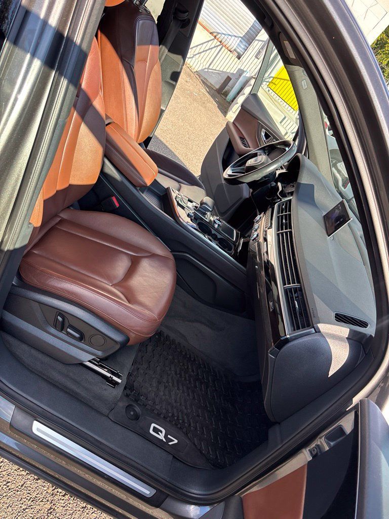 Used 2019 Audi Q7 3.0T Premium w/ Convenience Package AWD/4WD image 31