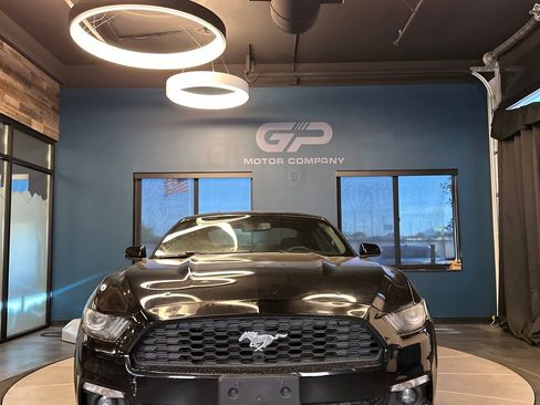 Used 2015 Ford Mustang Coupe RWD image 8